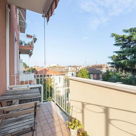 Precotto Comfortable Flat With Balcony Apartment Milan Bagian luar foto