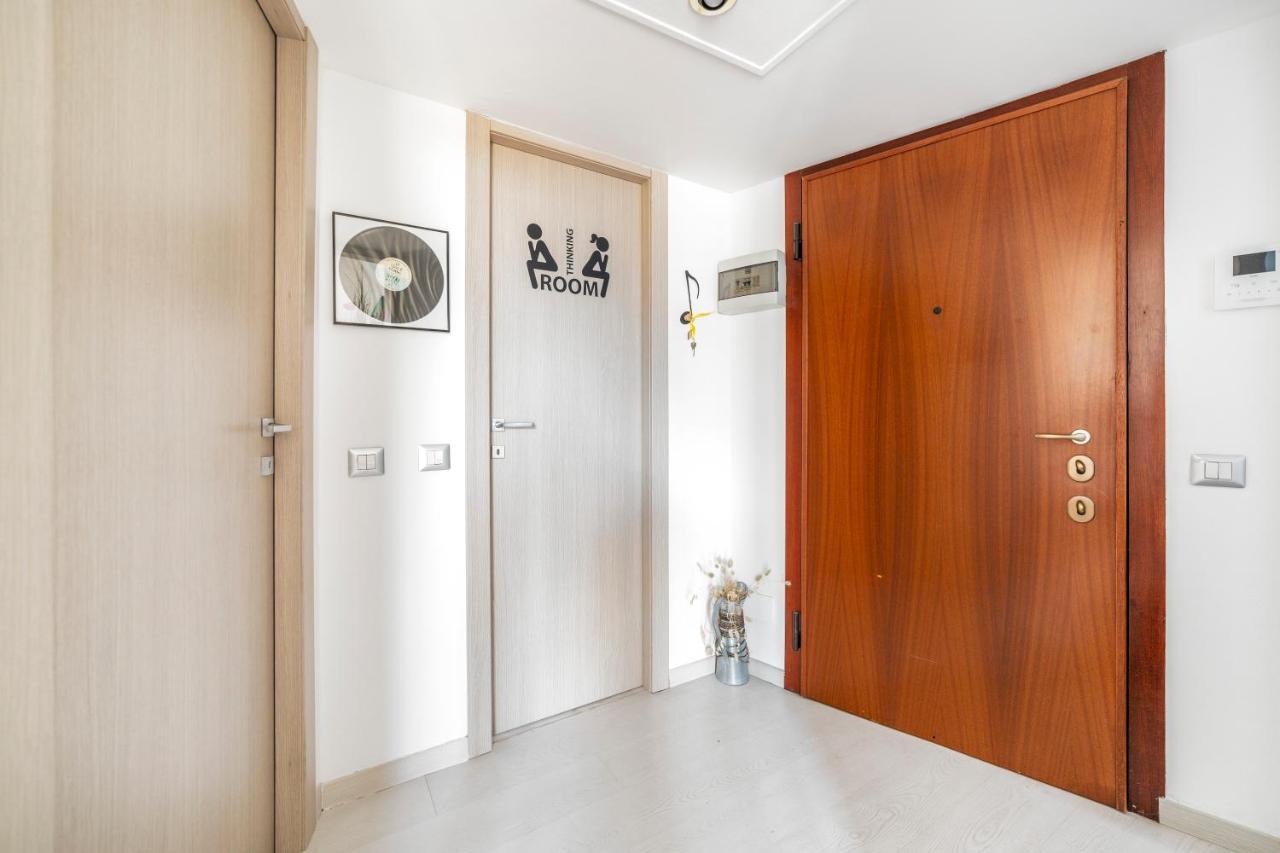 Precotto Comfortable Flat With Balcony Apartment Milan Bagian luar foto
