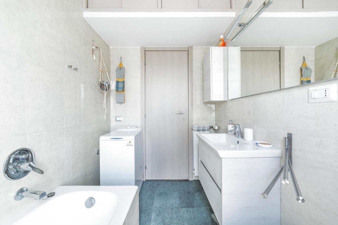 Precotto Comfortable Flat With Balcony Apartment Milan Bagian luar foto